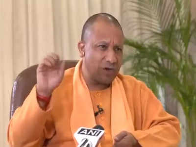 Yogi On Hijab Controversy: क्या मैं यूपी के सभी लोगों को बोल सकता हूं भगवा धारण करें, हिजाब विवाद पर योगी ने दे दिया ये बड़ा बयान