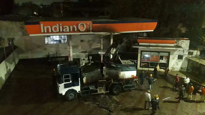 jamalpur-petrol-pump-fire-truck.