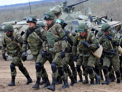 Russia Ukraine Latest News: यूक्रेनी सीमा से रूसी सैनिकों की वापसी धोखा तो नहीं, व्लादिमीर पुतिन का इरादा क्या है?