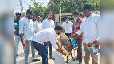 തെലങ്കാന മുഖ്യമന്ത്രിക്കെതിരെ പ്രതിഷേധം; കഴുതയെ മോഷ്ടിച്ചെന്ന പരാതിയിൽ കോൺഗ്രസ് നേതാവ് അറസ്റ്റിൽ