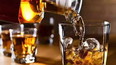 Haryana liquor: हरियाणा में घटाई गई शराब पीने की उम्र, अब 21 साल में लड़ा सकेंगे पैग