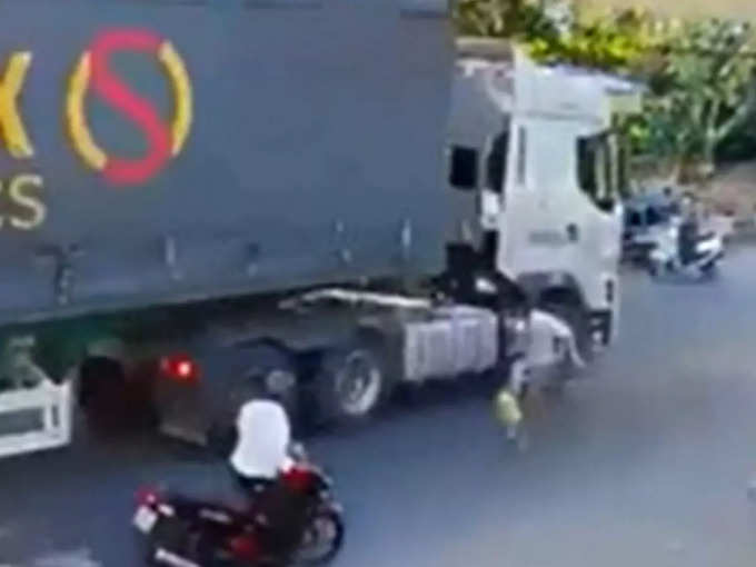 Man Saves Kids Life From Speeding Truck