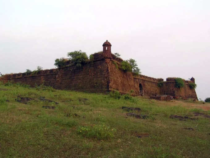 ಕೊರ್ಜುಯೆಮ್‌ ಕೋಟೆ