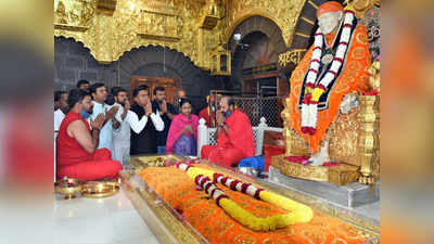 गोव्याच्या मुख्यमंत्र्यांचे शिर्डीत साईदर्शन; शिवसेनेवर केली बोचरी टीका