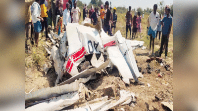 Aircraft crash: तेलंगाना के नालगोंडा में एयरक्राफ्ट क्रैश, ट्रेनी पायलट की मौत, देखें तस्वीरें