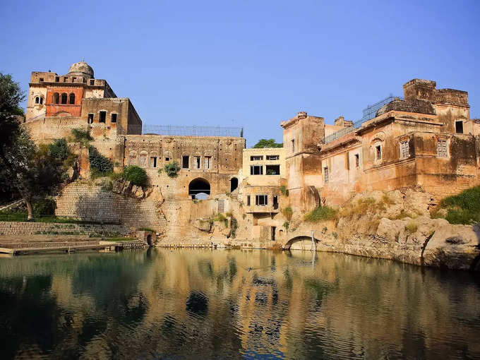 पाकिस्तान के चकवाल में कटासराज मंदिर - Katasraj Temple in Chakwal, Pakistan