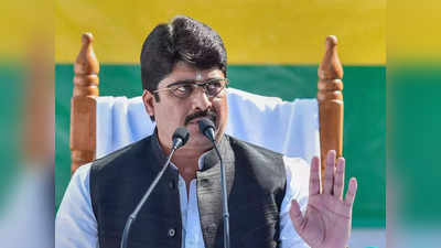 Raja Bhaiya: प्रतापगढ़ में राजा भैया पर मुकदमा, SP प्रत्‍याशी के बूथ एजेंट ने धमकी देने का लगाया आरोप