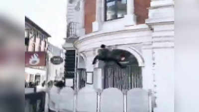 Viral Video: ಸ್ಪೈಡರ್‌ಮ್ಯಾನ್ ರೀತಿ ಕಟ್ಟಡವನ್ನೇರುವ ಯುವಕ: ಅಚ್ಚರಿ ಮೂಡಿಸುತ್ತದೆ ಈ ದೃಶ್ಯ