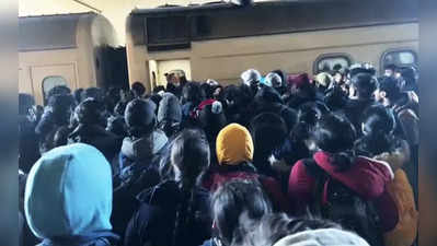 ukraine news : ट्रेनमधून आम्हाला बाहेर फेकताहेत, लाठीमार होतोय, विद्यार्थिनीने दाखवली भयंकर परिस्थिती