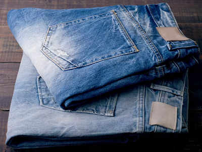कंप्लीट स्टाइलिश लुक के साथ एक्स्ट्रा कंफर्ट के लिए पहनें यह लूज फिट Jeans, पूरे दिन फील करेंगे रिलैक्स