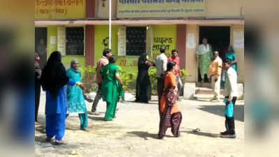 Khargone News : परिवार परामर्श केंद्र के बाहर भाई-बहनों के बीच हुई मारपीट