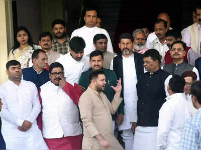 Bihar Budget Session : 16 साल से बिहार में सरकार चला रहे CM नीतीश से तेजस्वी के 10 तीखे सवाल, कहा- जिसके किरदार पर शैतान भी शर्मिंदा है