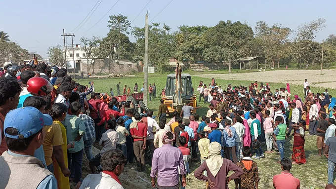 मधेपुरा : सड़क निर्माण कंपनी की लापरवाही से ट्रैक्टर ड्राइवर की मौत