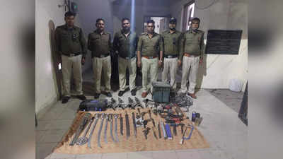 Jabalpur News : घर में हथियारों की फैक्ट्री... नाबालिग लड़कों ने यूट्यूब देख किया ये सब, पुलिस के उड़े होश
