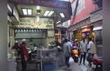 ये हैं दिल्ली के सबसे ऐतिहासिक और सदियों पुराने रेस्टोरेंट, जहां के खाने का स्वाद आज भी है लजीज