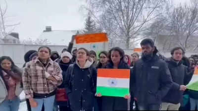 Russia-Ukraine Crisis: ರಕ್ಷಿಸಲು ಬಂದ ಬಸ್ ಕರೆದೊಯ್ಯಲಿಲ್ಲ: ಭಾರತೀಯ ವಿದ್ಯಾರ್ಥಿಗಳಿಗೆ ಆಘಾತ