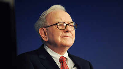 ખરેખર કમાલ કરે છે Warren Buffett, શેરમાર્કેટના ધબડકામાં પણ સંપત્તિમાં ઉછાળો