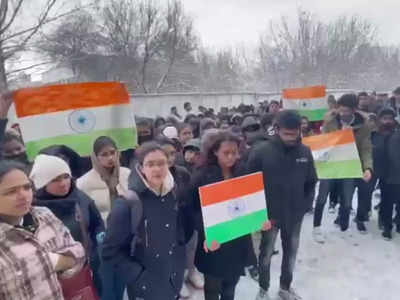 indian students in ukraine : जीव भांड्यात पडला... सुमीमध्ये अडकलेल्या ६९४ भारतीय विद्यार्थ्यांना काढले बाहेर