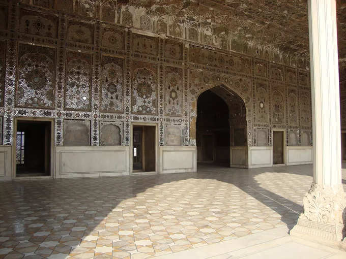 पंजाब में शीश महल - Sheesh Mahal in Punjab in Hindi