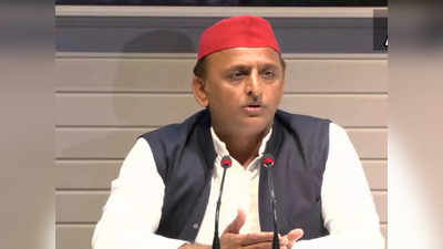 Akhilesh Yadav: अखिलेश ने लगाया ईवीएम चोरी का आरोप, DM बोले- ट्रेनिंग के लिए जा रही थीं मशीनें