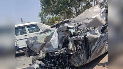 Etawah News: इटावा में टायर फटने के बाद बेकाबू कार मिनी ट्रक से टकराई, 6 की मौत... चार की हालत गंभीर, CM योगी ने जताया दुख