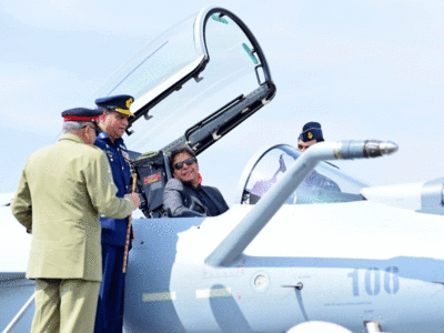 J 10C Vs Rafale: पाकिस्‍तानी वायुसेना में चीनी J-10C फाइटर जेट शामिल, बोले इमरान- राफेल को मिलेगा जवाब