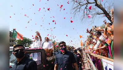 PM Modi in Ahmedabad: गुजरात में पीएम मोदी का रोड शो, कहा-हम बापू के सपने को पूरा कर रहे हैं