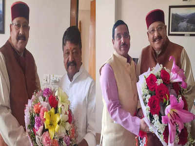 Uttarakhand CM: उत्तराखंड में सीएम पद के लिए लॉबिंग तेज, सतपाल महाराज ने राष्ट्रीय नेतृत्व से की मुलाकात