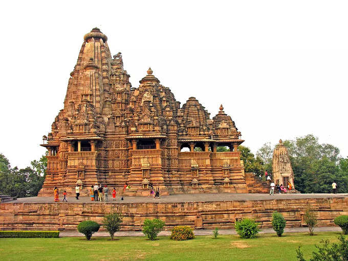 खजुराहो में मध्यकालीन मंदिरों का सबसे बड़ा समूह है -