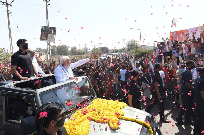 વડાપ્રધાન નરેન્દ્ર મોદીનો રોડ શૉ