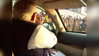 PM Modi road Show: दिन में गांधीनगर, शाम को अहमदाबाद... दो दिन में पीएम मोदी के तीन रोड शो, समर्थकों ने बरसाए फूल