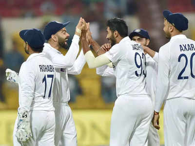 India vs Sri Lanka: बेंगलुरु में भारत का जलवा, श्रेयस अय्यर के बाद बुमराह-शमी छाए