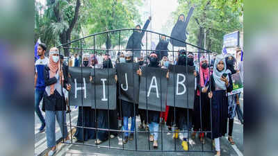Hijab Row: হিজাব মামলা এবার সুপ্রিম কোর্টে, হাইকোর্টের রায়কে চ্যালেঞ্জ