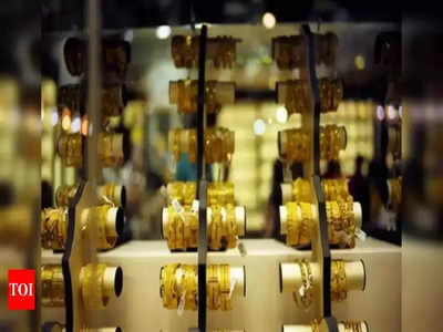 Gold Silver Price Today: గుడ్ న్యూస్.. పడిపోతూనే వస్తున్న బంగారం ధరలు.. వెండిదీ ఇదే దారి