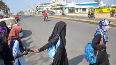 Hijab Row: ગુજરાતમાં વિવાદ ન વણસે માટે સરકારે પરિપત્ર બહાર પાડી સ્કૂલો અને કોલેજોને ચેતવી