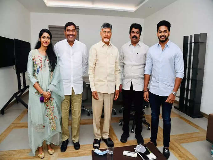 చంద్రబాబు నాయుడితో బొండా ఉమా, ఏవీ సుబ్బారెడ్డి పిల్లలు