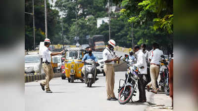 Fake Vehicle Sticker: ట్రాఫిక్ పోలీసుల స్పెషల్ డ్రైవ్.. వాహనాలపై అలా స్టిక్కర్లు ఉంటే బుక్కయినట్లే 