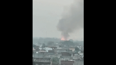 Sialkot Explosion: पाकिस्‍तान के सियालकोट शहर में सेना के विस्‍फोटकों के गोदाम में भीषण धमाके, थर्राया इलाका