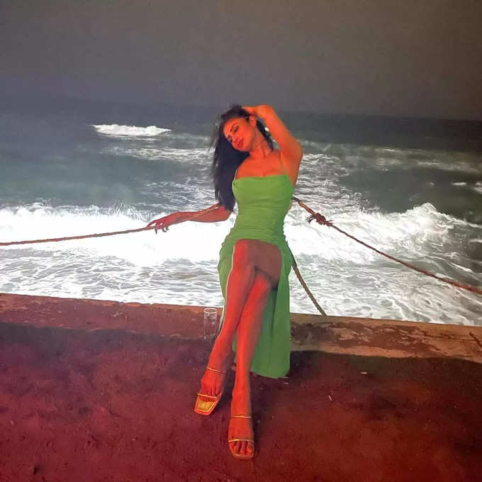 mouni roy