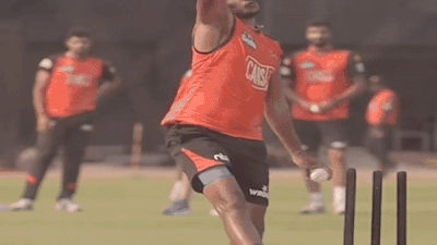 देखें वीडियो: सनराइजर्स हैदराबाद के टी. नटराजन की कमाल की गेंद, दो टुकड़े हुआ स्टंप