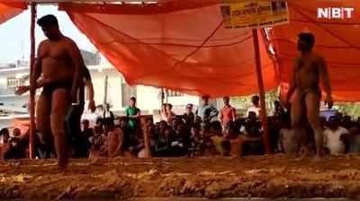 Hardoi News: हरदोई में अनोखी कुश्‍ती! दंगल में पहलवानों का धोबी पछाड़ देखकर आ जाएगा मजा