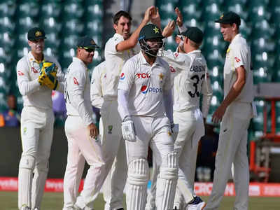 AUS vs PAK: तीसरे टेस्ट के दूसरे दिन का खेल खत्म, ऑस्ट्रेलिया के 391 रन के जवाब में पाक की ठोस शुरुआत 