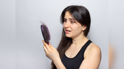 Hair Care Tips: तेजी से बाल झड़ने की वजह बन सकती है आपकी गंदी कंघी, जानें आखिर कब और क्यों बदल लेना चाहिए हेयर ब्रश