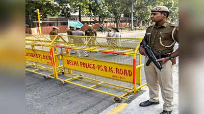 Delhi News: दिल्ली पुलिस के जवान कैसे कर रहे ड्यटी, जानने पहुंच गए पुलिस कमिश्नर राकेश अस्थाना