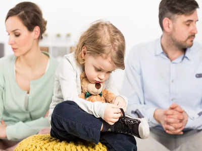 Parenting Tips: এই ৪ কাজ করবেন না, সন্তানের চোখে ভিলেন হয়ে উঠতে পারেন!