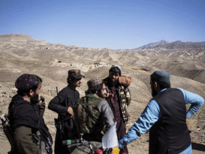 अफगानिस्‍तान में तालिबानी फरमान, दाढ़ी नहीं रखने वाले सरकारी कर्मचारियों को घुसने न दें