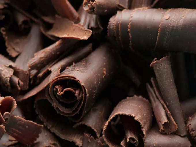 ​டார்க் சாக்லெட்டும் பாதாமும் ( dark chocolate and almonds)