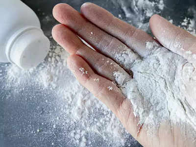 उन्हाळ्यात स्किन रॅशेस आणि घामोळ्यापासून मिळवा मुक्ती, वापरा या talcum powder