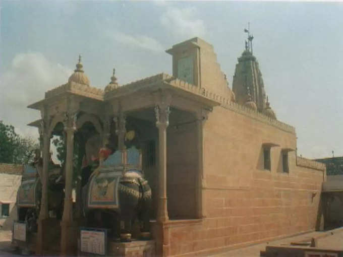 असोत्रा ब्रह्मा मंदिर, बाड़मेर -  Asotra Brahma Temple, Barmer in Hindi