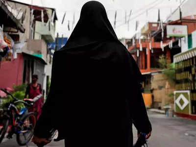 Uttarakhand News: उत्तराखंड के हाई कोर्ट में बड़ा ड्रामा, बुर्के पहने लोगों ने की लड़की को अगवा करने की कोशिश